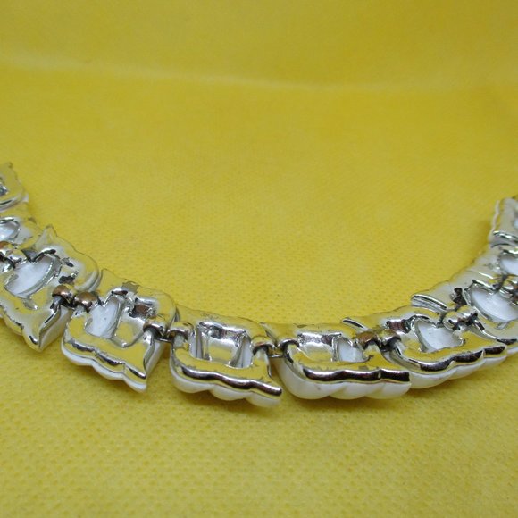 CORO Bracelet White LUCITE SILVER Tone Metal Wave Shaped Sections Bracelet VTG - Picture 9 of 11